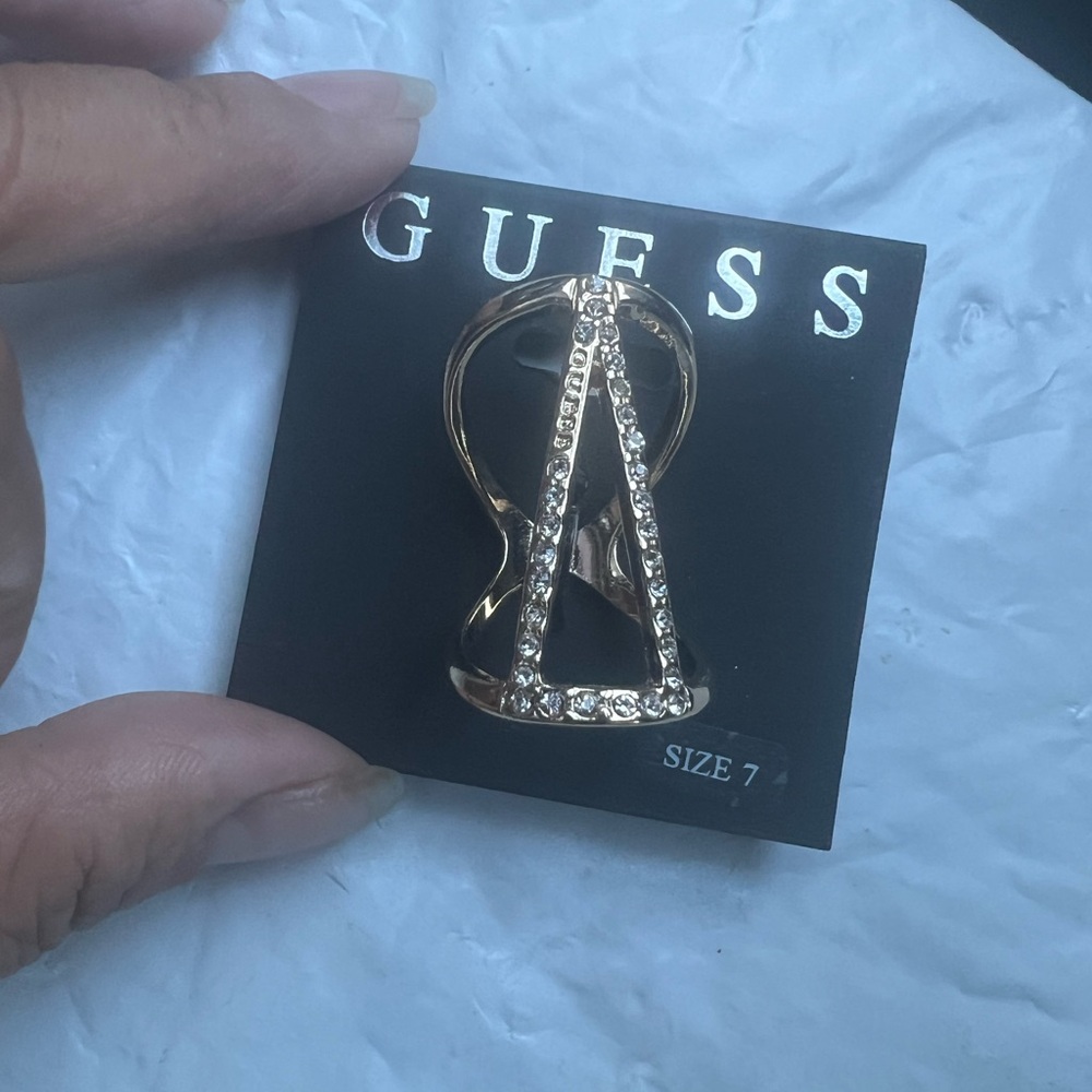 GUESS RING with Crystals - Picture 9 of 10